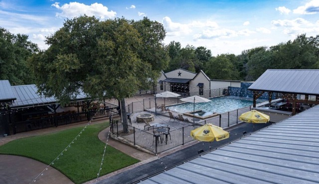Grand Riverfront Estate w/Pool, Pavilion & Views