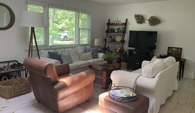 Great Beach Cottage Just Minutes From Amagansett!