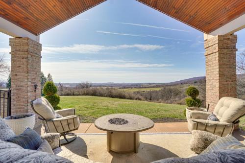 Great for Groups! Luxe + Private Myersville Estate