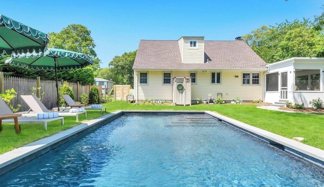 HAMPTON BAYS HOME MINUTES FROM SOUTHAMPTON VILLAGE, SHINNECOCK BAY, OCEAN.