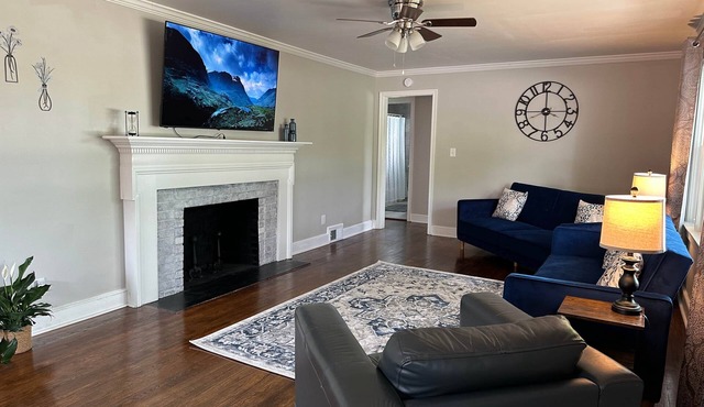 Hidden Hideaway High Point (Blue Bungalow)