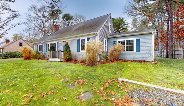 Incredibly spacious home with games, bikes, kayaks, firepit & amazing yard