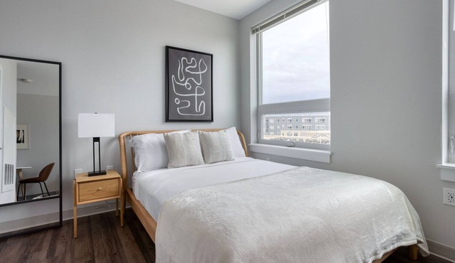 Inviting Brighton Studio w/Pool, Gym & W/D, nr Groceries, by Blueground