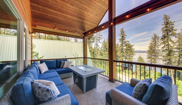 Lake Access + Water Views: Bottle Bay Family Home!