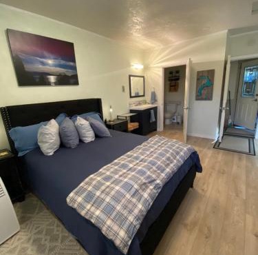 Lake Room