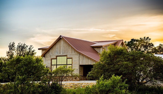 Lakefront Cedar Vale Lodge w/Private Boat Dock!