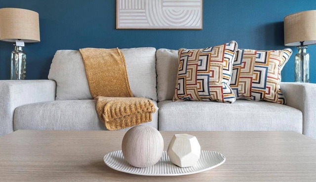 Landing | Chic 1BD, Pool, Gym