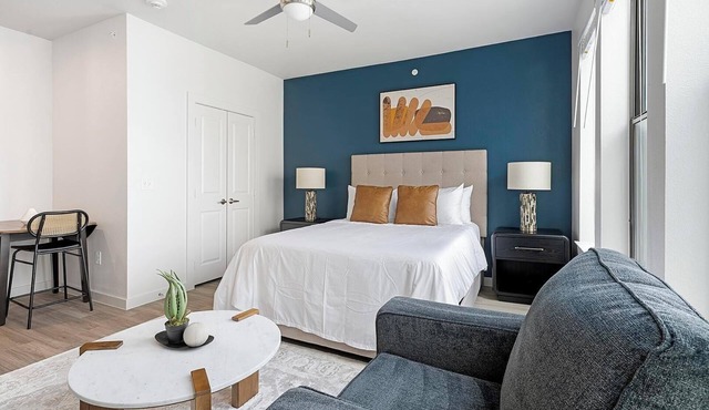 Landing | Incredible Studio, Pool, Gym