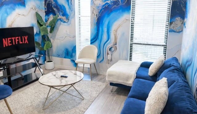 Lightning Luxe Retreat