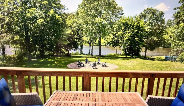 Luxe Waterfront Retreat w/Infrared Sauna & Red Light. Near New Paltz