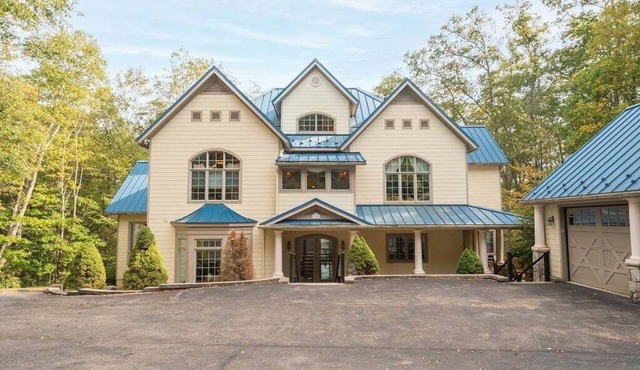 Luxury Lakefront Escape | Dock + Hot Tub + Firepit