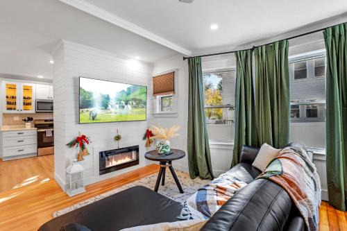 Modern Boston MetroWest Family Suite
