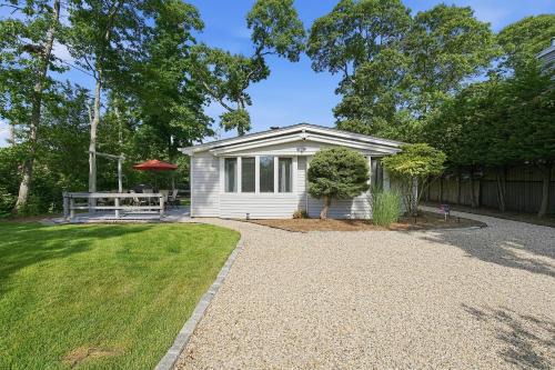 Modern Hampton Bays Cottage near BEACHES & TOWN cottage