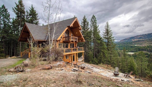 Modern, peaceful log cabin in the woods with incredible lake & mountain views