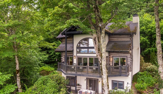 Mount Ever-Rest: Great Mtn Views, hot tub, fire pit!