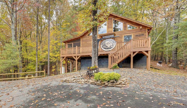 Mount Haven Retreat : Escape with Screened Porch!