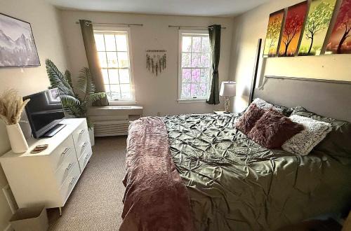 Mountain Relaxation Suite at Jiminy Peak-Ski On Off- Sleeps 4 - All Season Fun