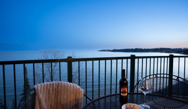 NEW: Two Harbors Superior Lakefront 2BR Retreat | Pool | Hot Tub & Sauna | EV