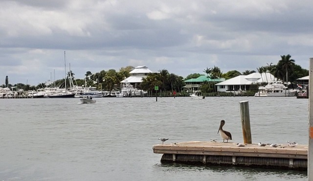 Nice home base for short-term workers, during home renovations, or for a FL move