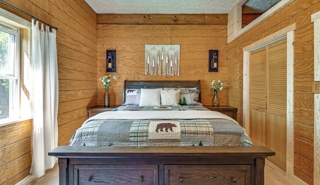 Ohio Cabin on 23 Acres: Fish, Hunt & Explore!