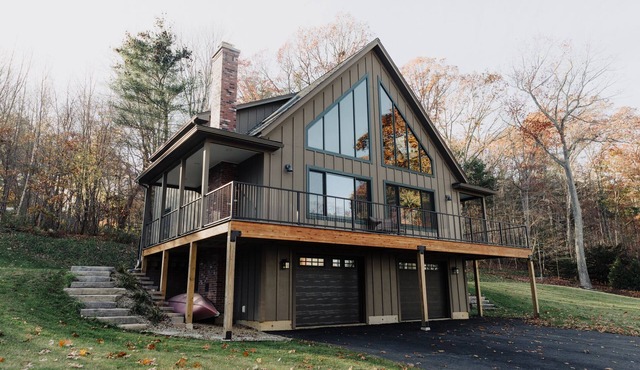 Peaceful Lake Escape w/Porch, Fire Pit & Kayak