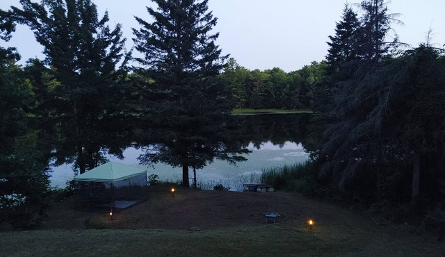 Peaceful waterfront, 3-bedroom with AC near Westport