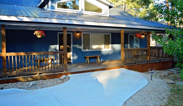 Pet Friendly Home - Game Room - 12 Min to Dgo - AC/Fenced Yard/Fire Pit