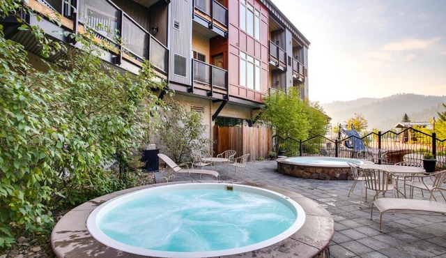 Pet-Friendly Silver Mountain Studio: Mountain View