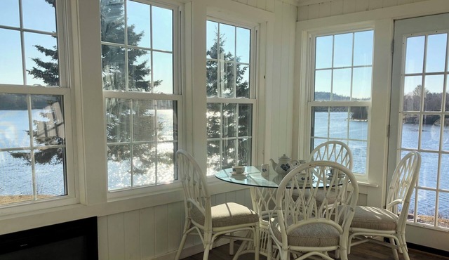 Pet Friendly Waterfront home- Kayaks, Game Room, Playset, toddler area & office