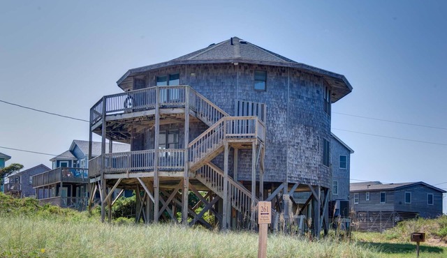 Point Break Cottage- Steps to Beach- Community Pool & Spa