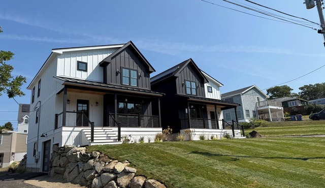 Pristine Brand New Coastal Luxe
