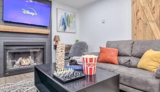 Private | King Bed | Fireplace | Pets | Therma SPA | WiFi | No Steps inside