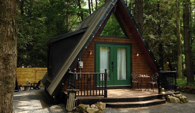 Romantic AFrame| Firepit| Grill | Projector | Pets