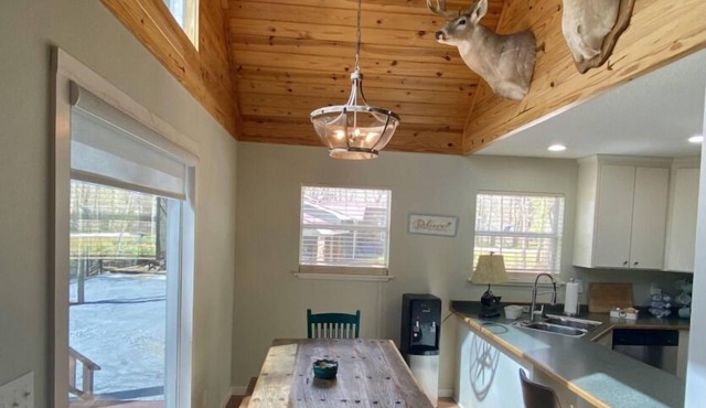 Rustic River Cabin: Your Slice of Heaven