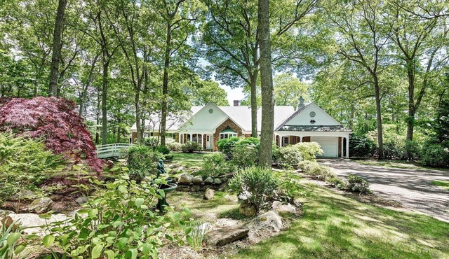 Serene Spacious Cape Escape Close To Beaches, Dining & Trails