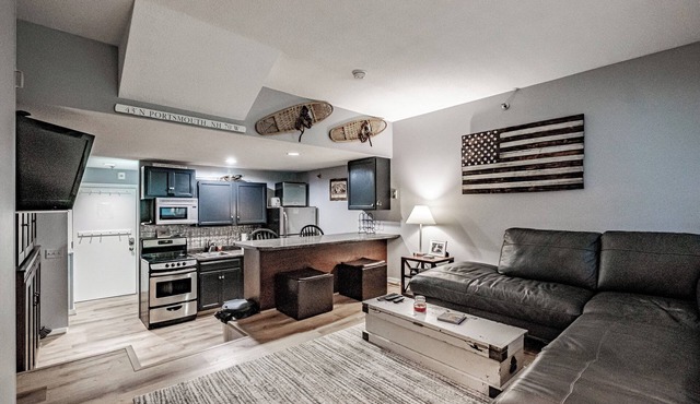 Slopeside! Cascades studio Sleeps 4