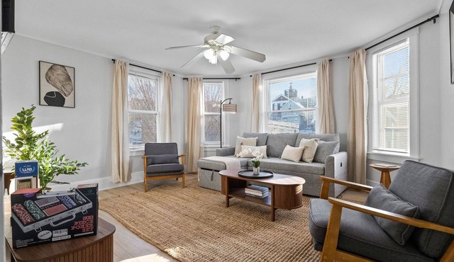 Spacious 3-bedroom 2bath apartment in Somerville