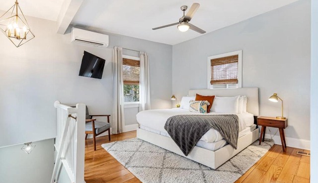 Spacious and Quiet One Block off King Street