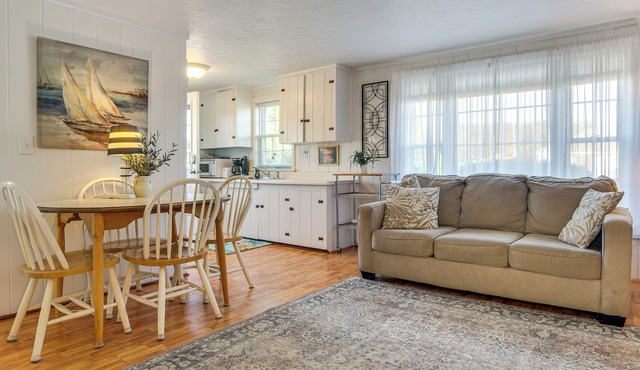 Steps to Eats & Craigville Beach! Cape Cod Cottage