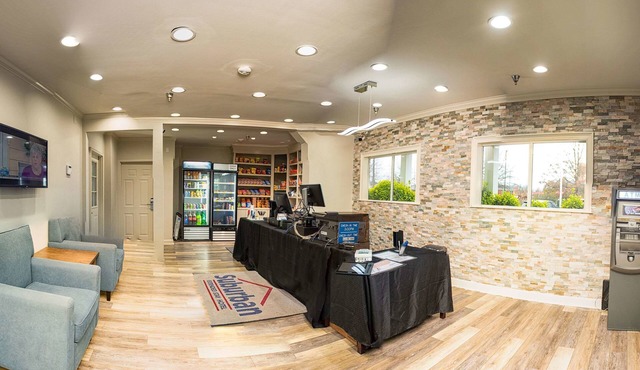 Suburban Studios Charlotte-Ballantyne