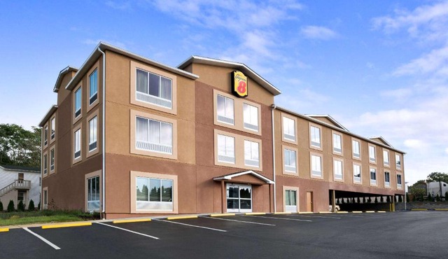 Super 8 by Wyndham Hershey Chocolate Avenue