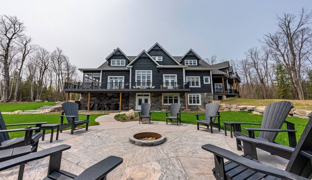 Upscale Cottage Escape on Lake Manitouwabing – Serenity Awaits