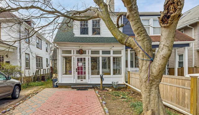 Walk to Suburban Square! Ardmore Home w/Deck