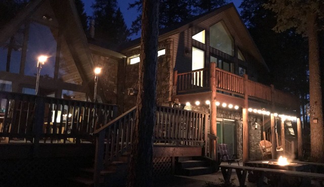 Waterfront Cabin with Exquisite Views and the perfect location