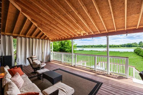 Waterfront Gem