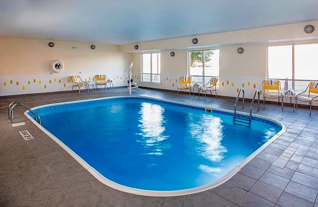 2-Star Hotel ∙ Fairfield Inn & Suites Peru