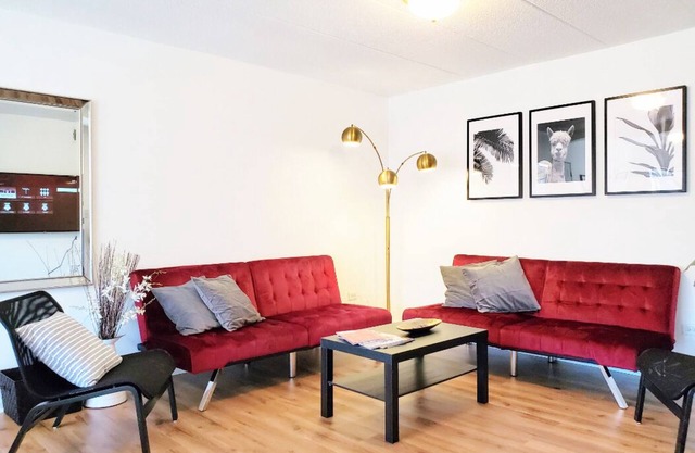 3 #3B - Modern 3 bedroom Condo - McCormick Place, Wintrust Arena, Chinatown