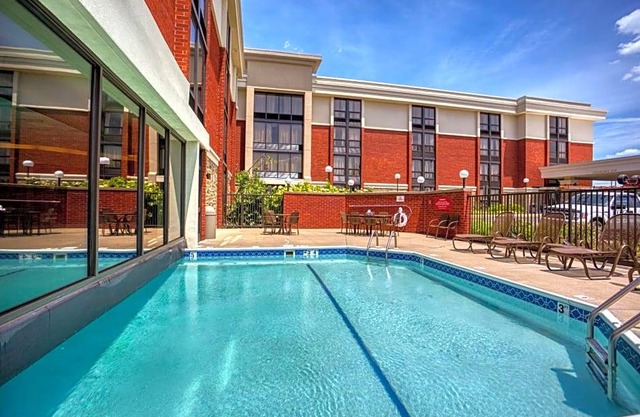 3-Star Hotel ∙ Drury Inn & Suites St. Louis - Fairview Heights