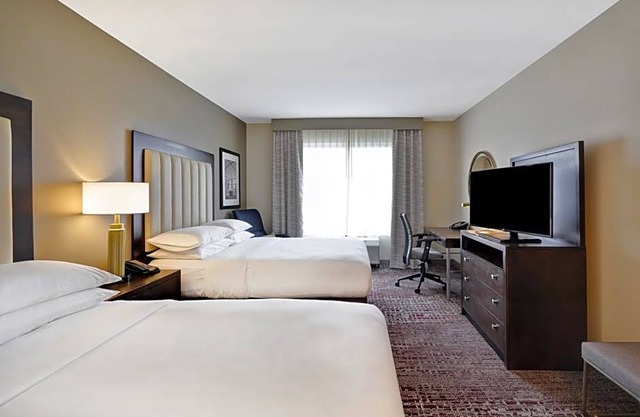 3-Star Hotel ∙ DoubleTree by Hilton Chicago Midway Airport, IL
