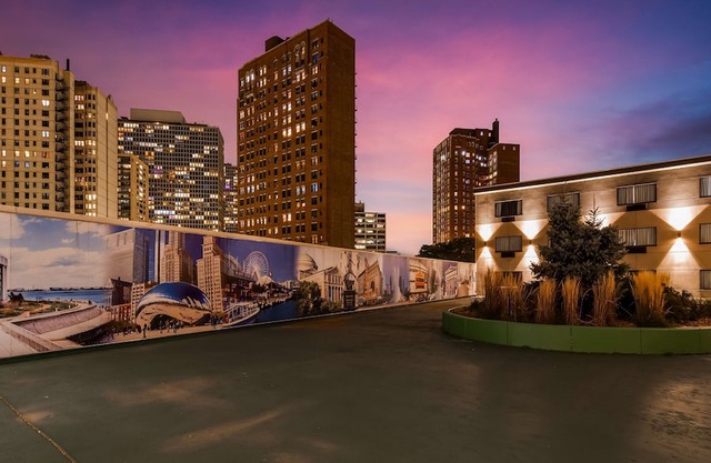Best Western Plus Hyde Park Chicago Hotel
